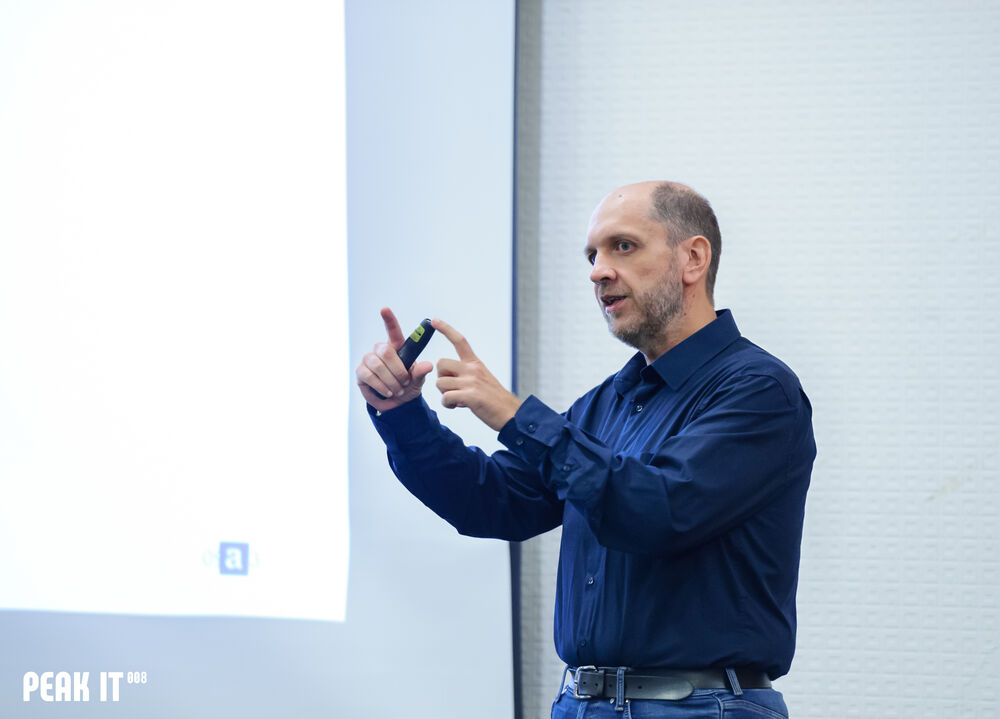 Dan Patrascu-Baba presenting